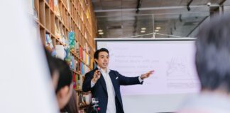6 Jobs for People Who Love Speaking