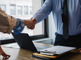 How to get noticed on the job market