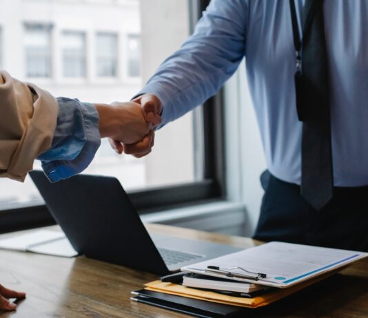 How to get noticed on the job market
