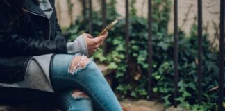 Why You Should Use Virtual Phone Numbers For Small Business Marketing