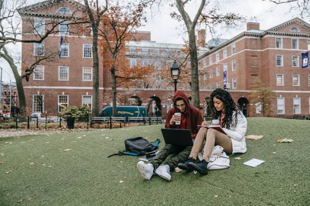 12 Essential Tips in Choosing a Career for College Students