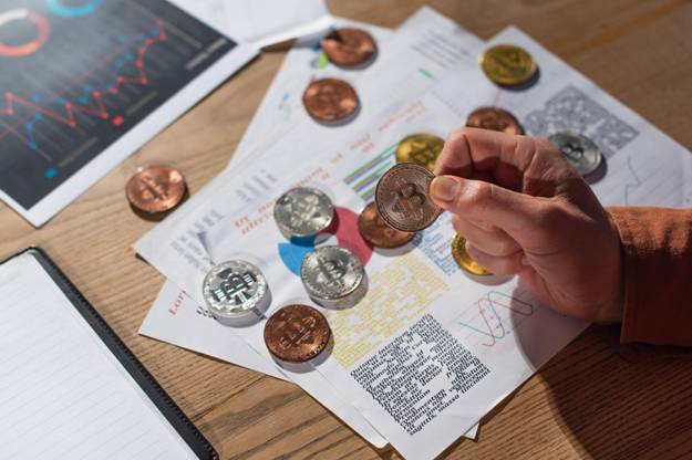 Traditional Vs. Crypto Loans: Differences Between Two Lending Solutions