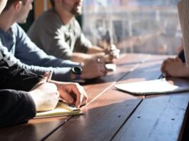Leadership Strategies: How an Employee Recognition Tool Can Impact Organizational Culture