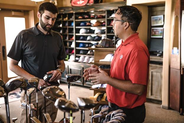 Customer-Centric Retail: Personalization and Loyalty Programs