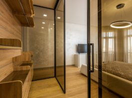 Innovative Approaches to Incorporating Glass Partitions in Home Design