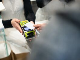 Miles v cashback: Which one is better for your small business?
