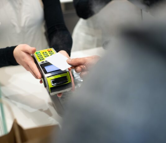 Miles v cashback: Which one is better for your small business?