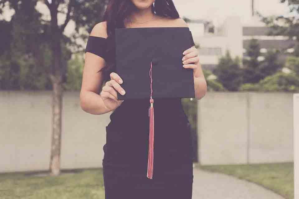 Top 5 Benefits of an Online MBA Program Over Traditional MBA